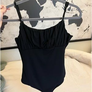 Princess Polly black body suit (size 4, NEVER WORN, tag unattached)